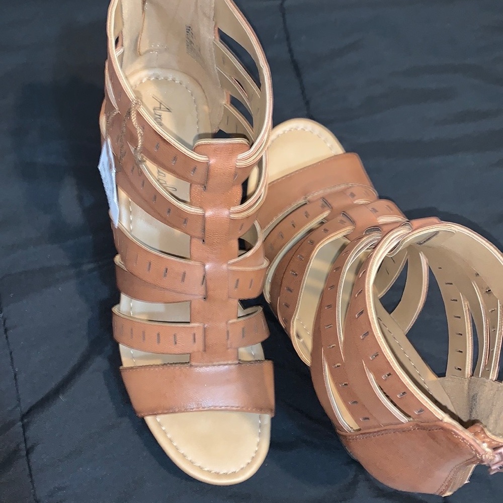 Brown wedges